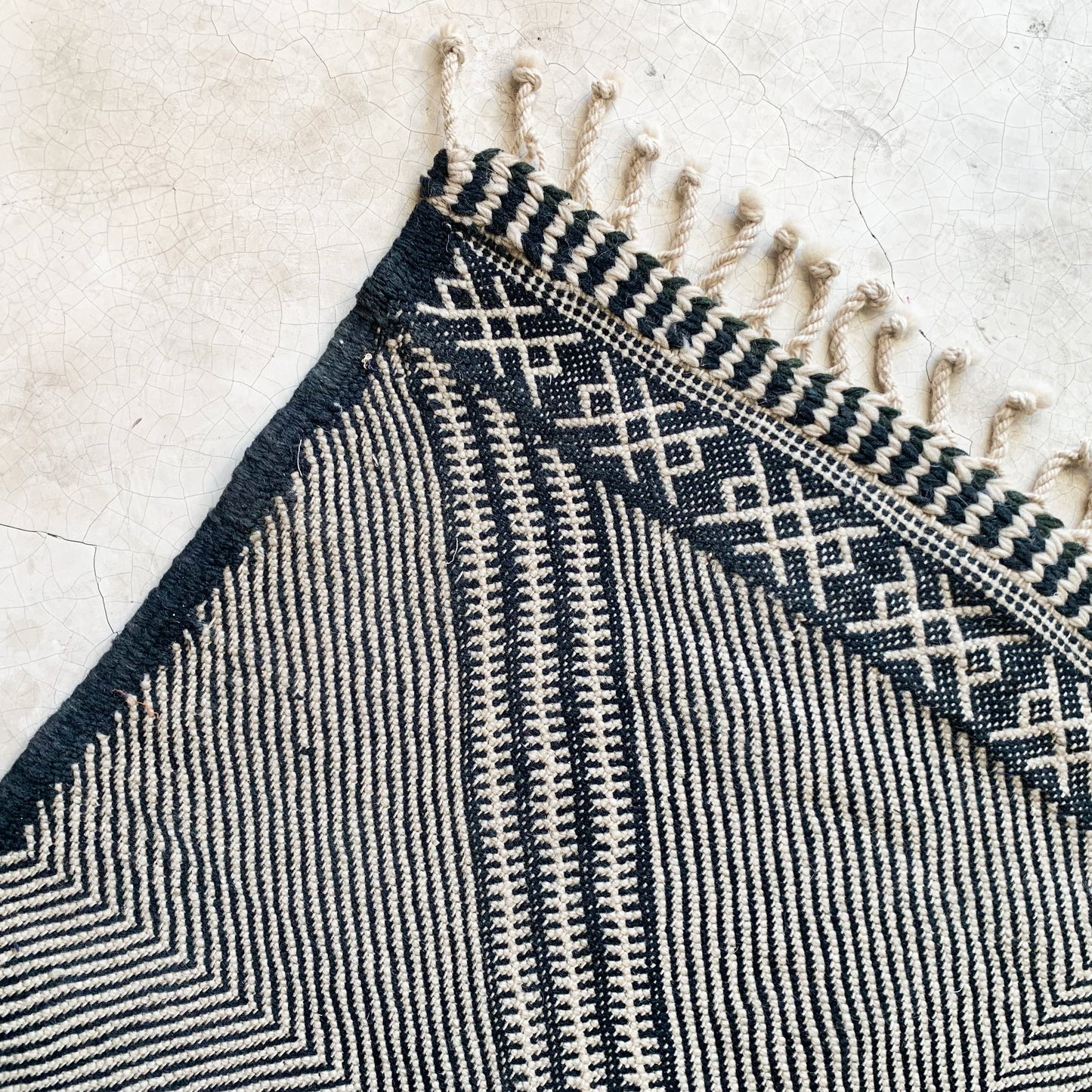 Tapis berbère Kilim Tazenakhat n°2941 - Ébène