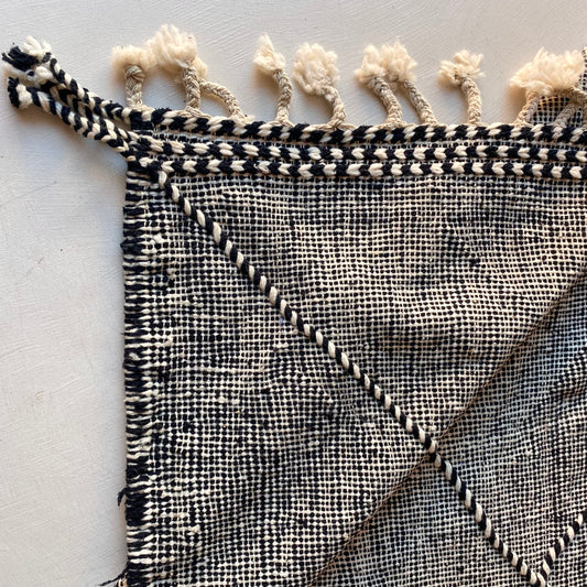 Tapis berbère Zanafi n°3228 - Shadow - 303 x 185 cm