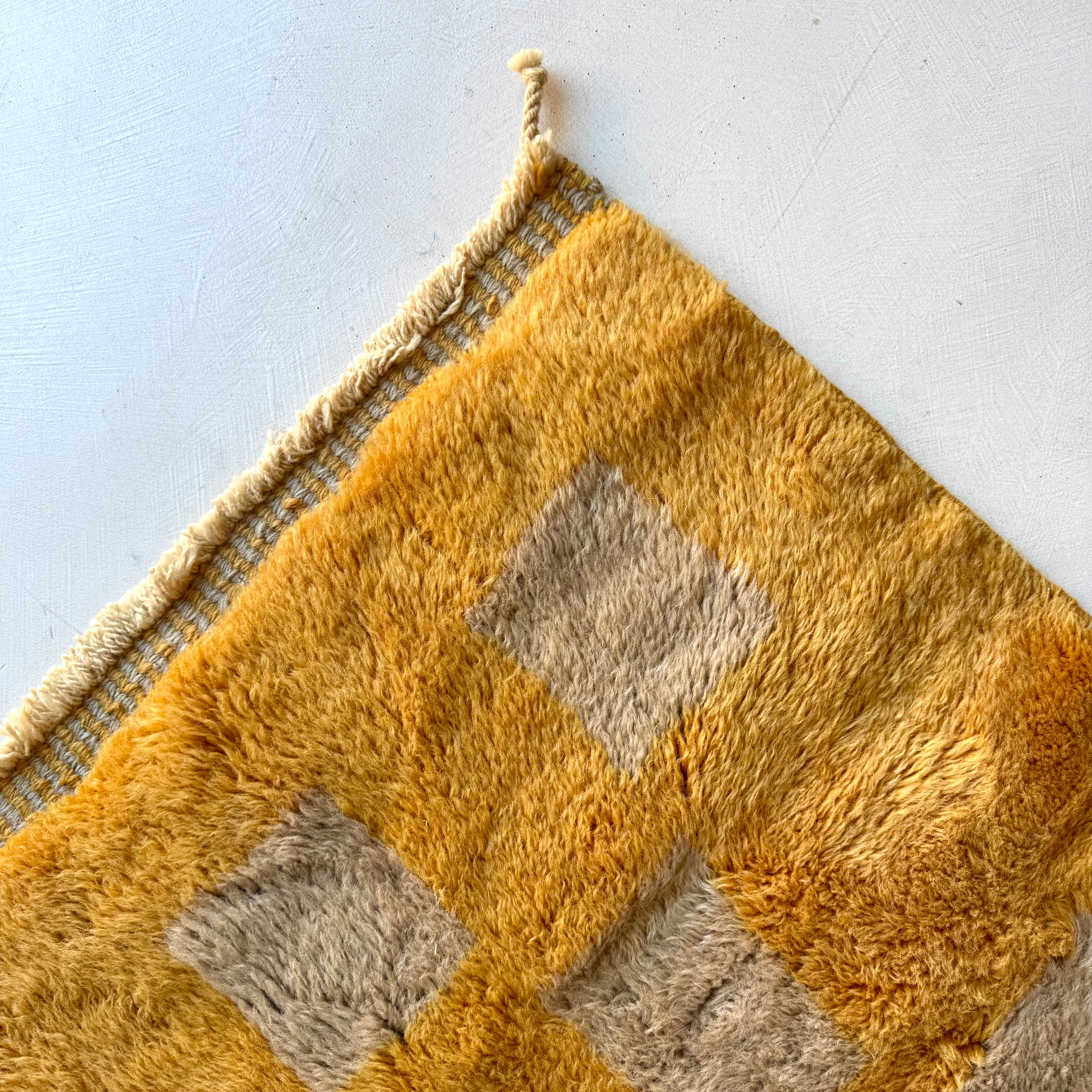 Tapis berbère Mrirt n° 3249 - Honey - 243 x 150 cm