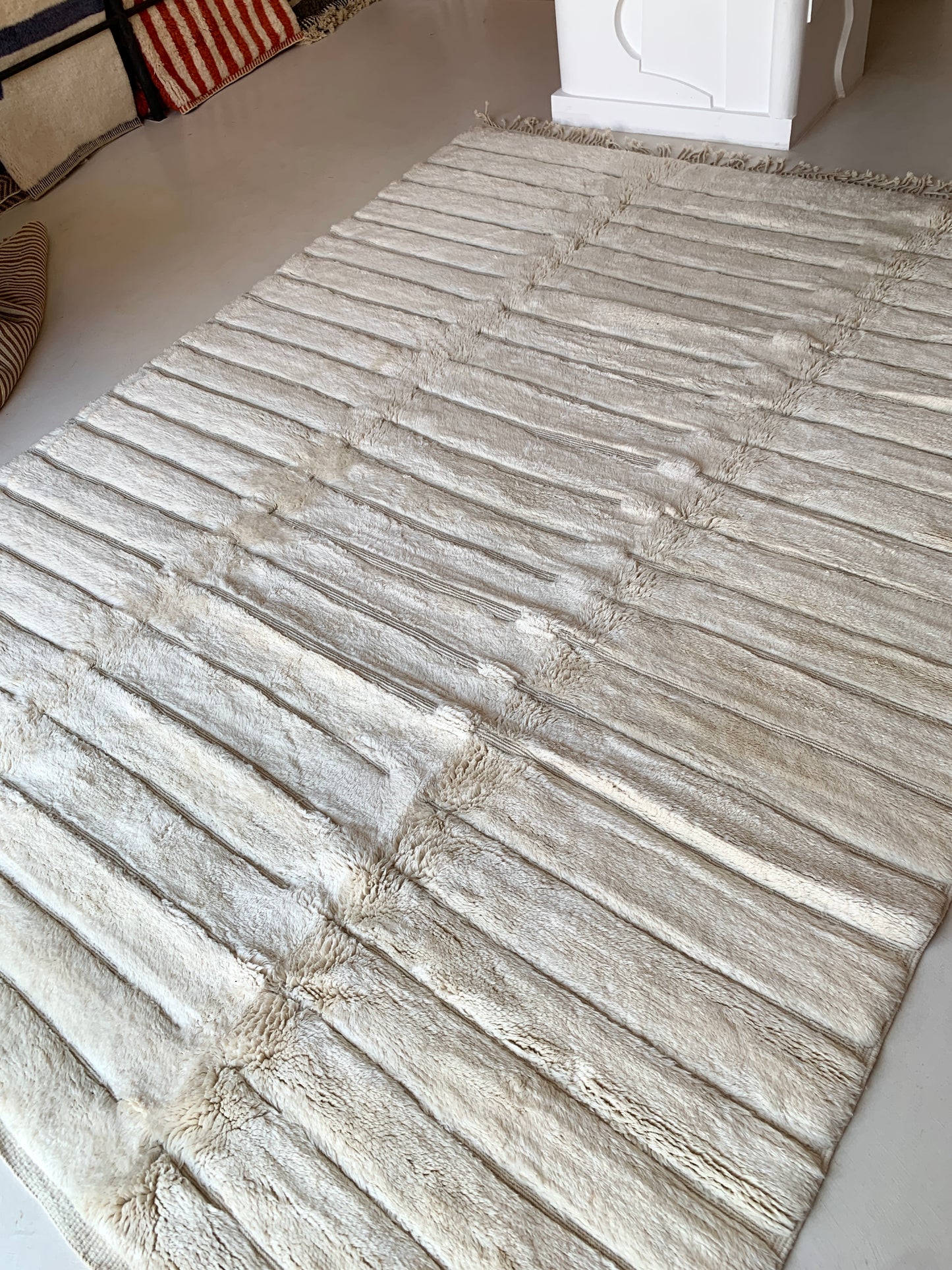 Tapis berbère Mrirt n°3096 - Cristal - 391 x 300 cm