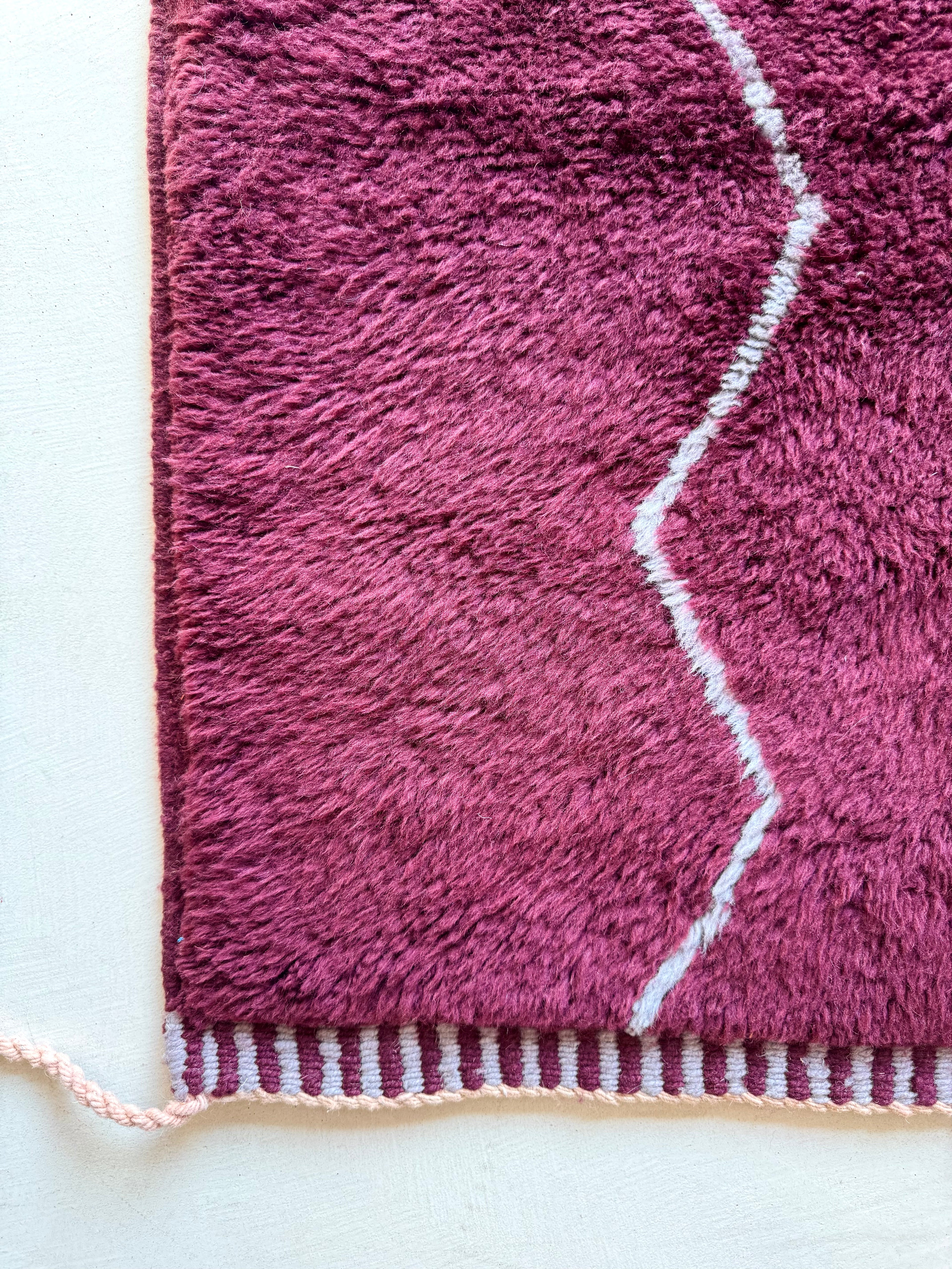 Tapis berbère Mrirt n°3345 - Berry - 300 x 199 cm