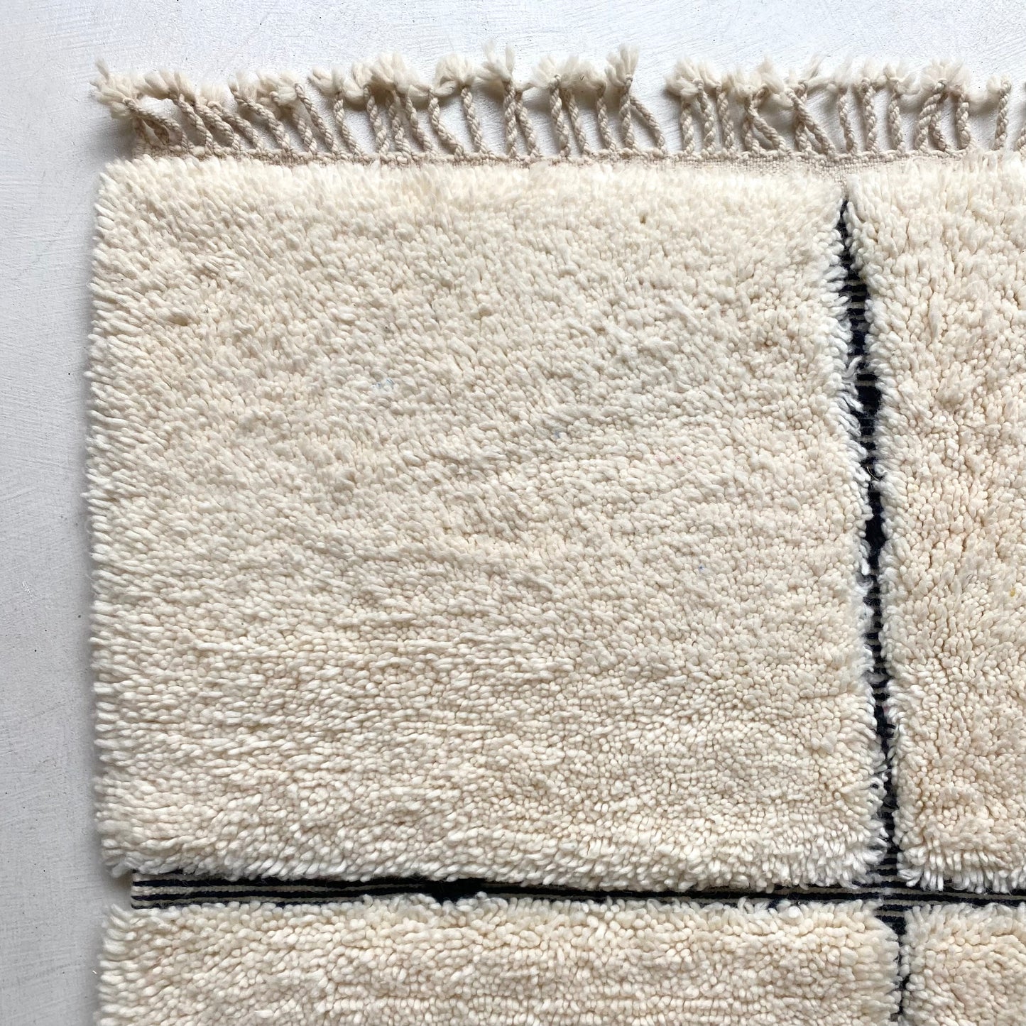 Tapis berbère Béni Ouarain n° 3255 - Labyrinthe B&W GM - 294 x 206 cm