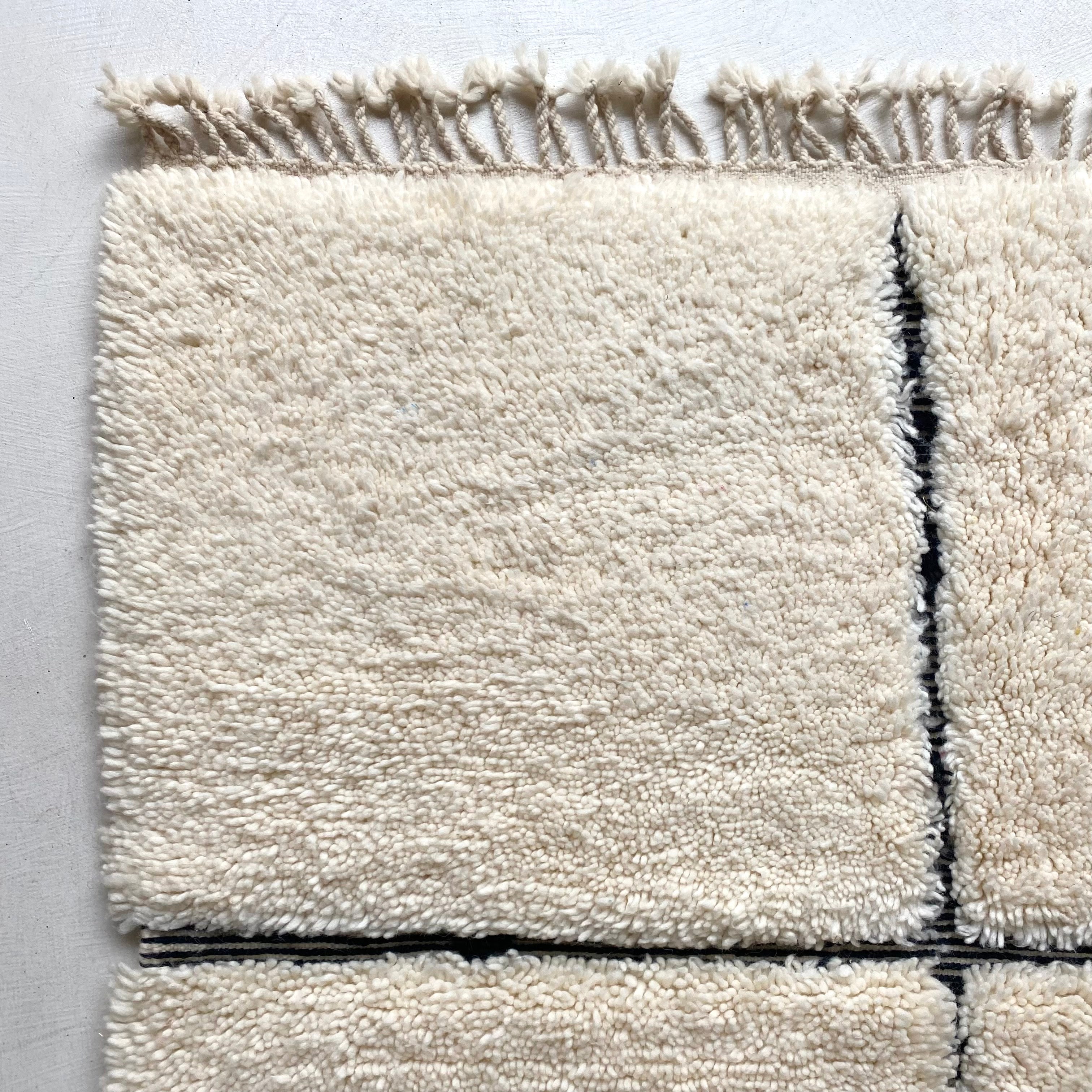 Tapis berbère Béni Ouarain n° 3256 - Labyrinthe B&W GM - 294 x 206 cm