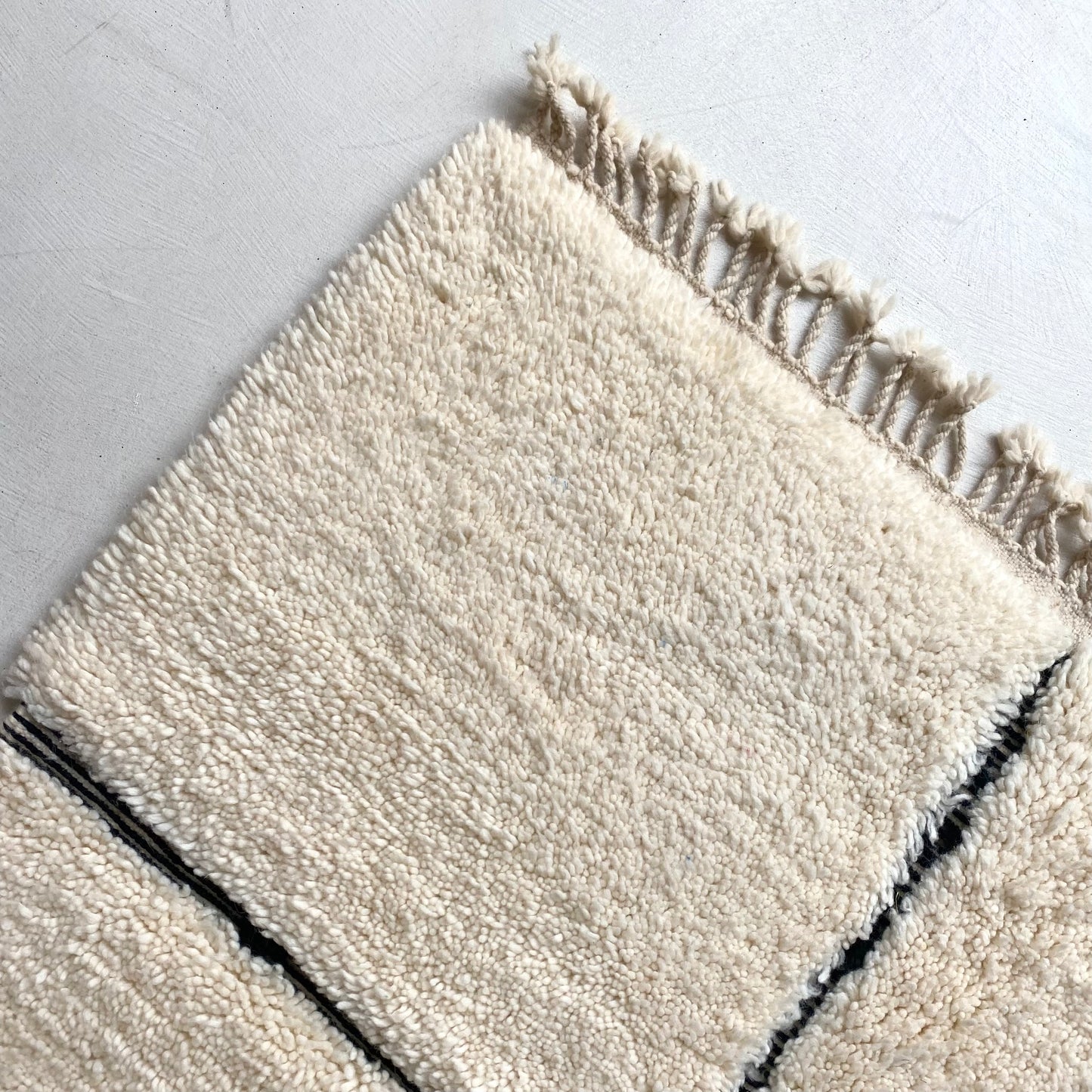 Tapis berbère Béni Ouarain n° 3255 - Labyrinthe B&W GM - 294 x 206 cm