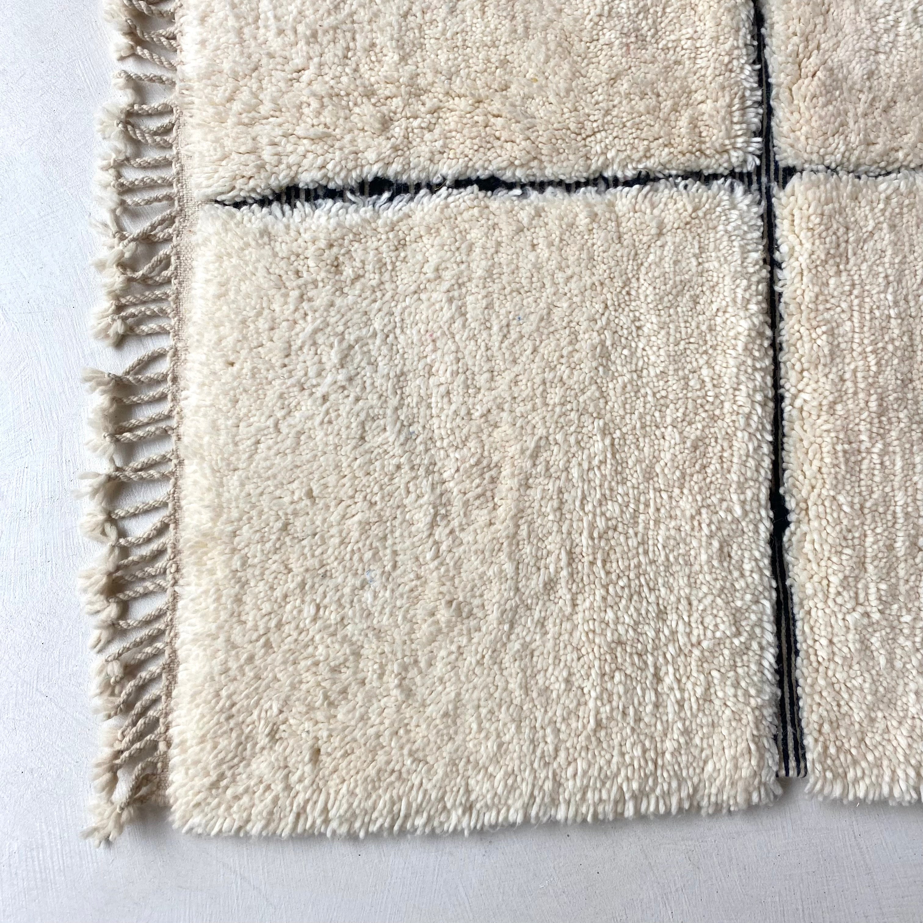 Tapis berbère Béni Ouarain n° 3256 - Labyrinthe B&W GM - 294 x 206 cm