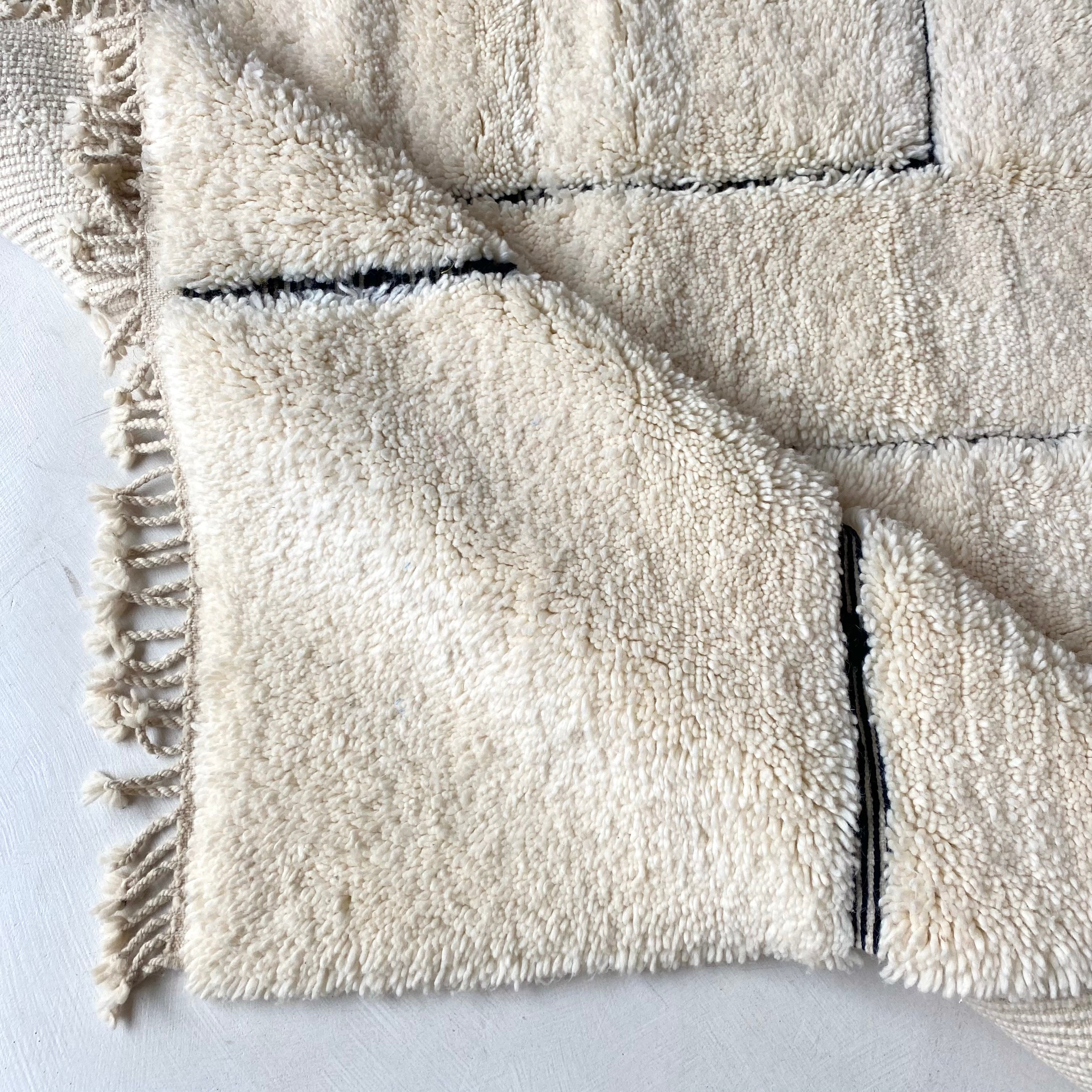 Tapis berbère Béni Ouarain n° 3256 - Labyrinthe B&W GM - 294 x 206 cm