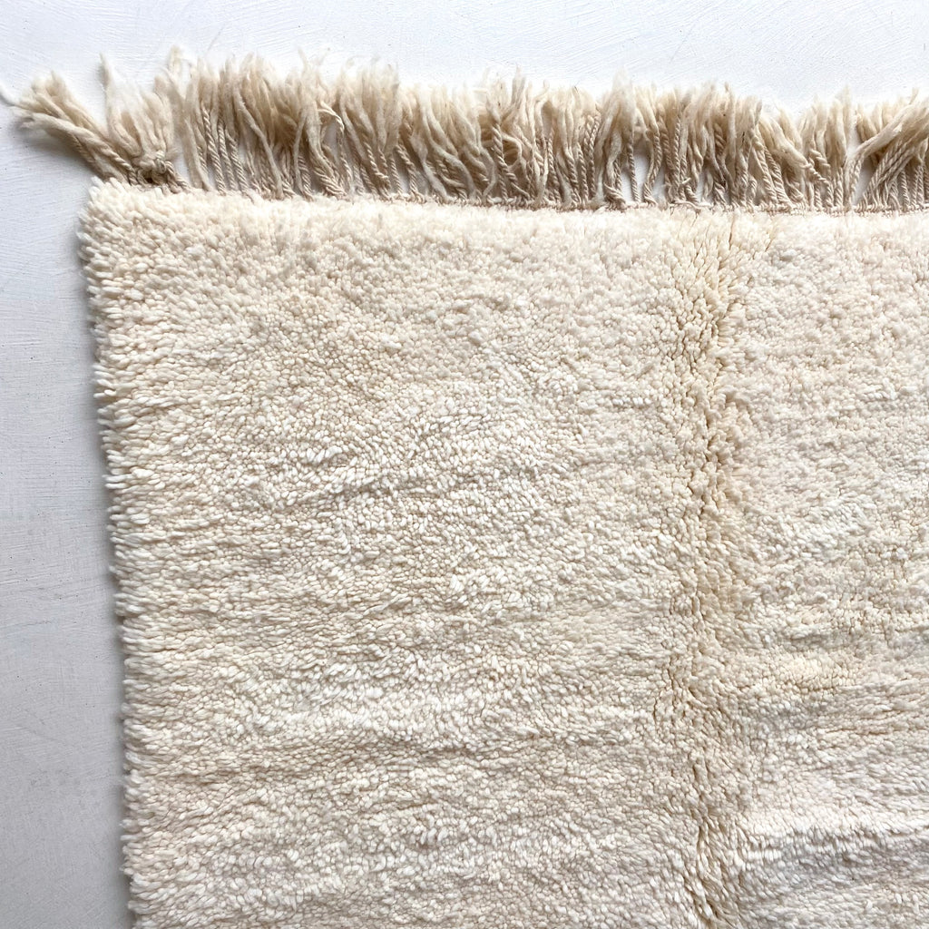 Beni Ouarain Berber rug n°3257 - White flag GM - 298 x 211 cm