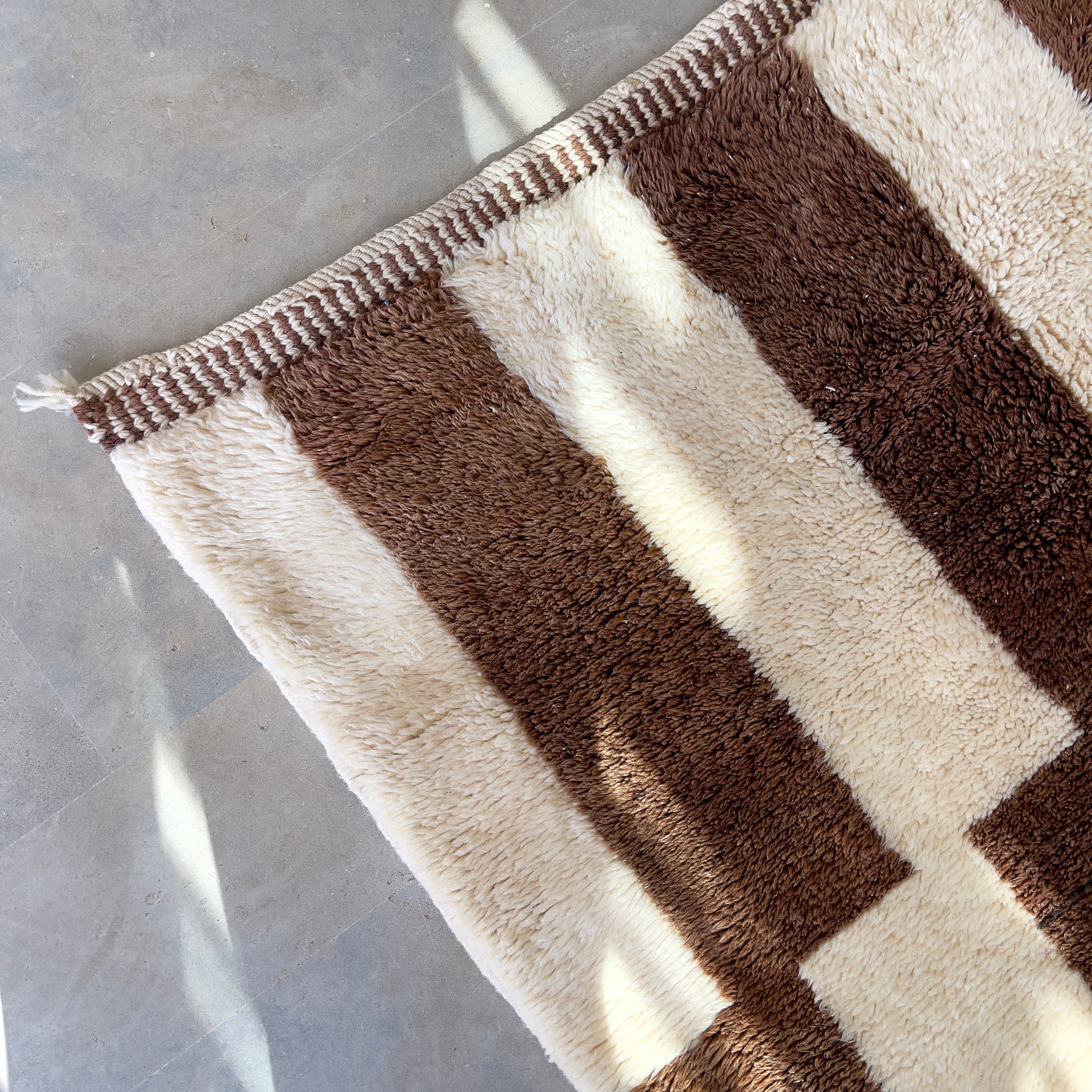 Tapis berbère Mrirt n°2942 - Bazar - 332 x 215 cm