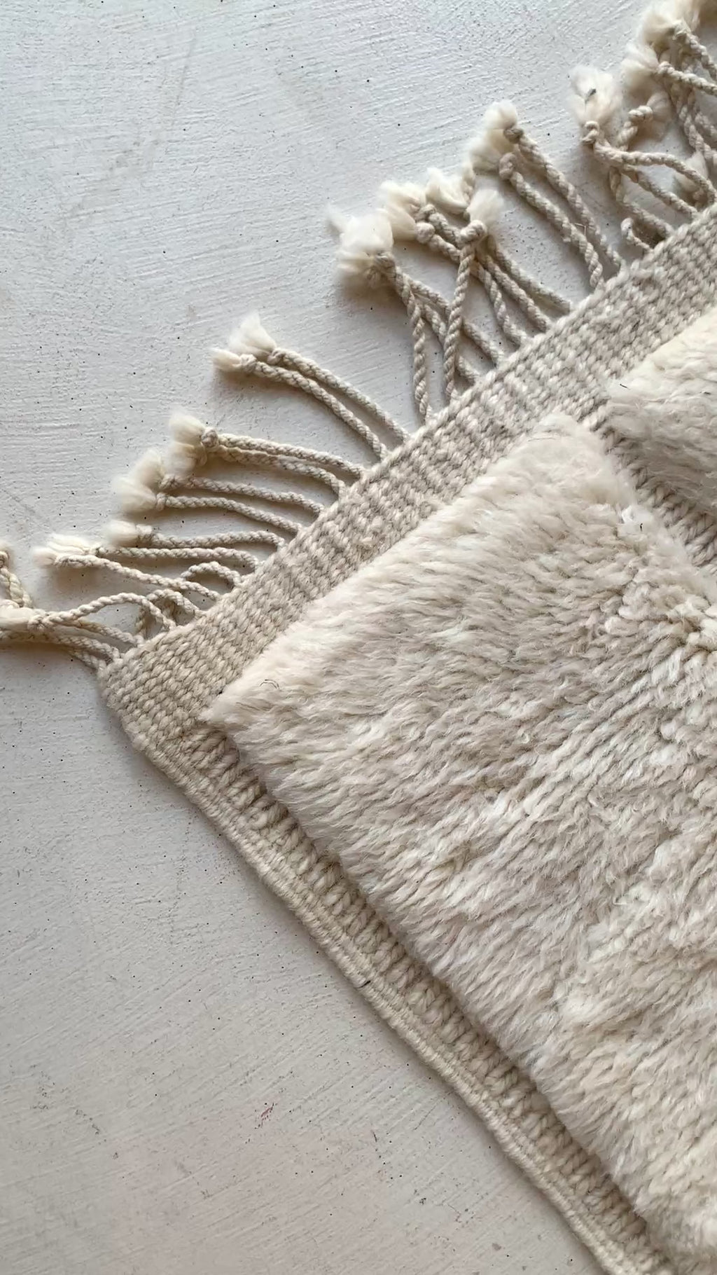 Tapis berbère Mrirt n°3183 - Luna - 249 x 149 cm